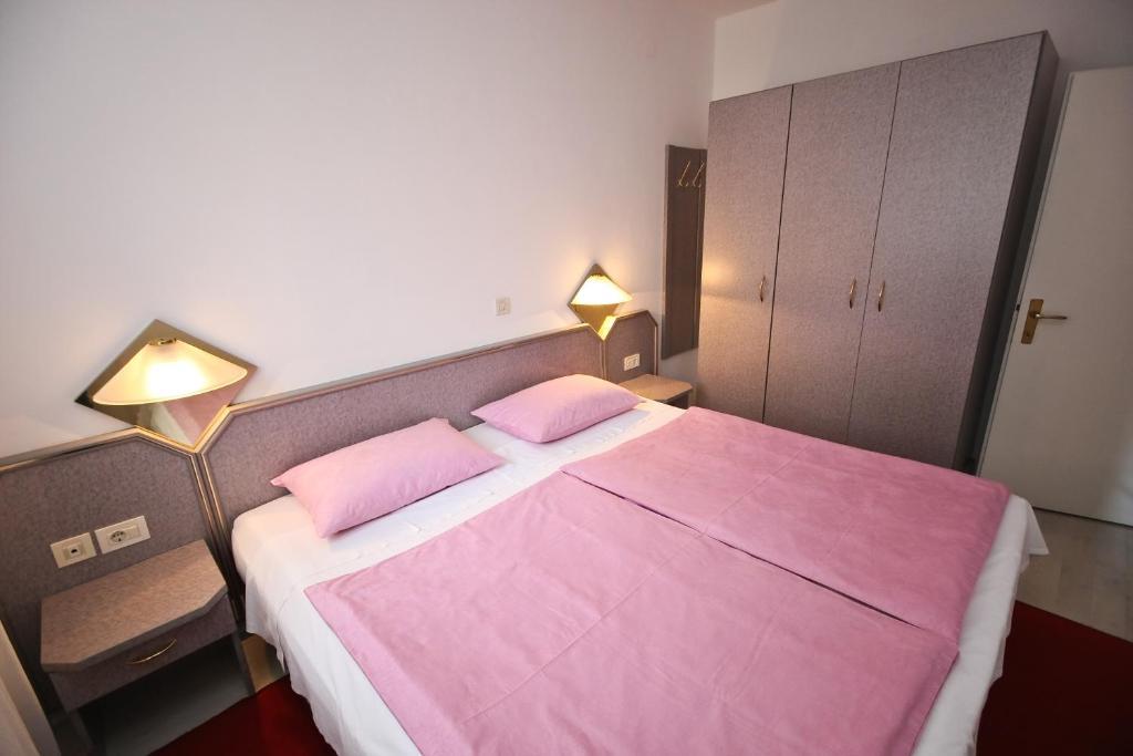 Apartments Villa Ana 챠브타트 객실 사진