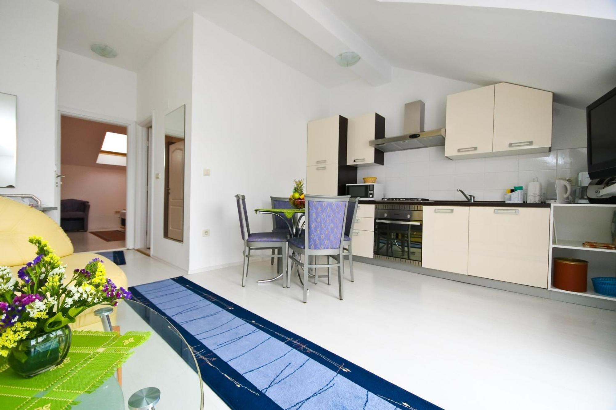 Apartments Villa Ana 챠브타트 외부 사진