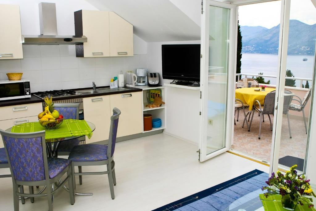 Apartments Villa Ana 챠브타트 외부 사진